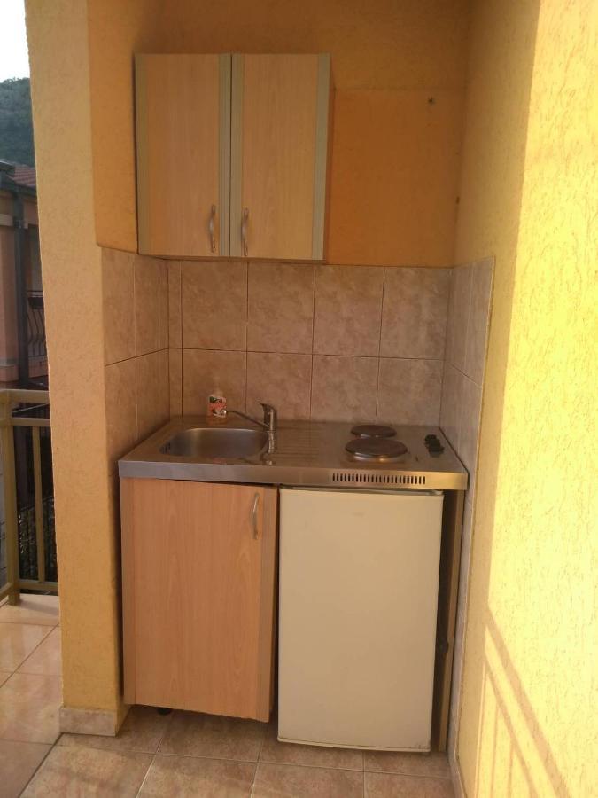 Vito Apartments Sutomore Esterno foto